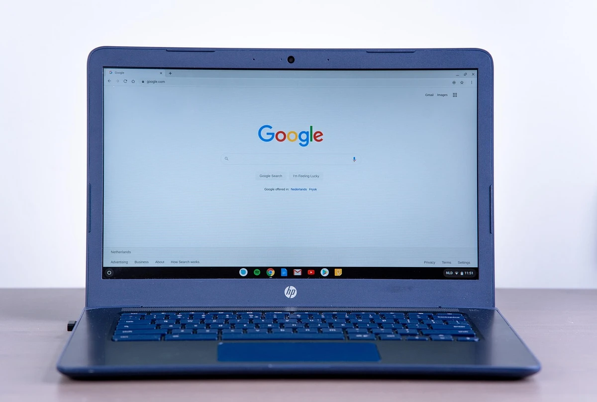 Laptop example for content-creation